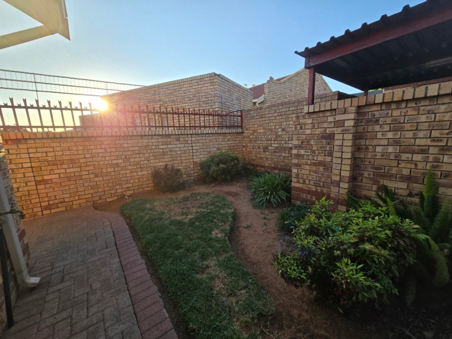 2 Bedroom Property for Sale in Uitsig Free State